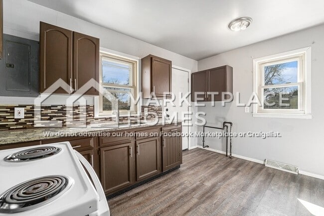 Building Photo - 5993 John Daly St