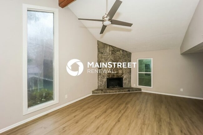 Building Photo - 4 Bedroom Pet-Friendly Home in Decatur, GA with Main Street Renewal