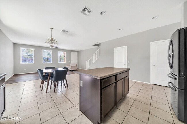 Building Photo - 7770 W Alvarado Rd