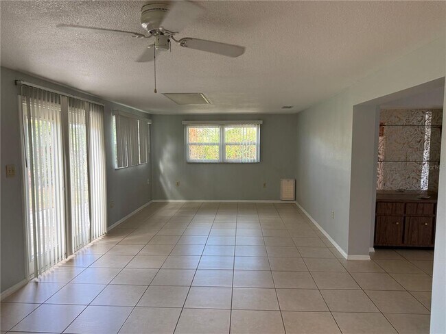 Building Photo - 580 Skylark Ln NW