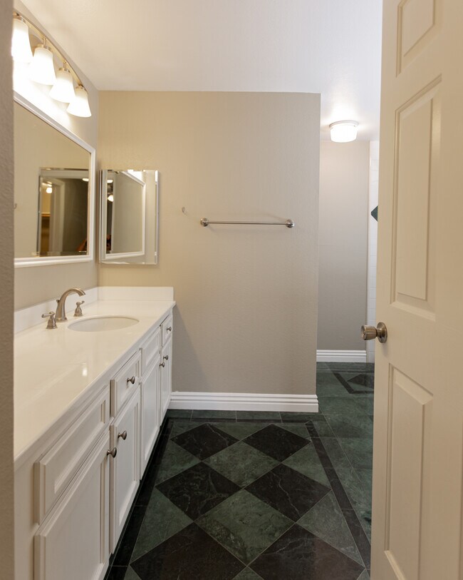 Building Photo - 140 The Village