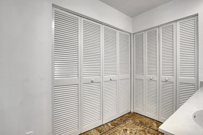 Building Photo - 241 NW 15th St