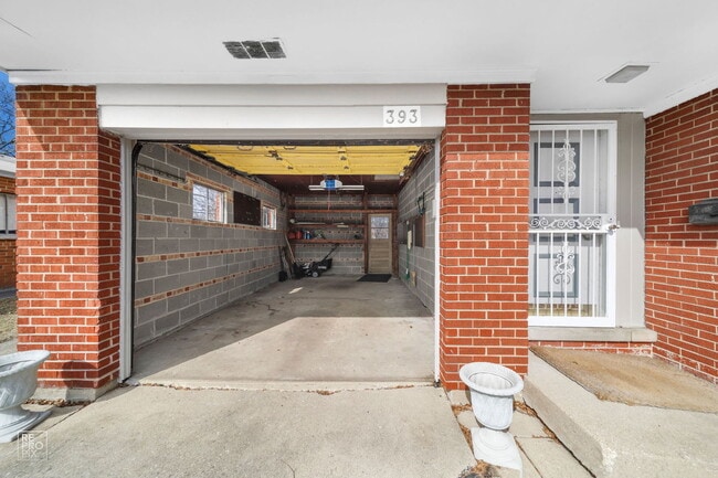 Building Photo - 393 Huntington Ln