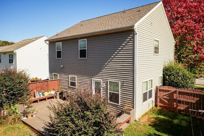 Building Photo - Beautiful 3-Bedroom Single Family Home wit...
