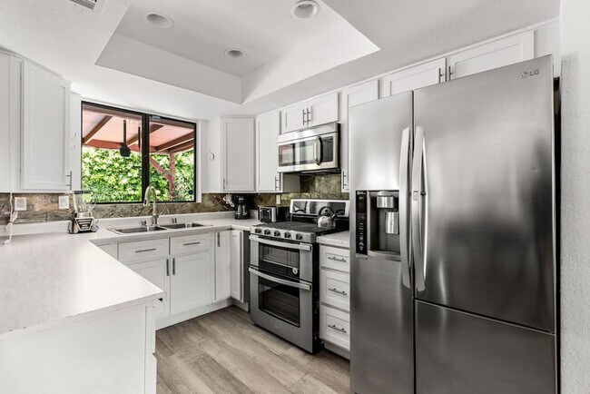 Building Photo - Beautiful fully furnished 3 bedroom home in Palm Springs (Monthly Only - No Long Term)