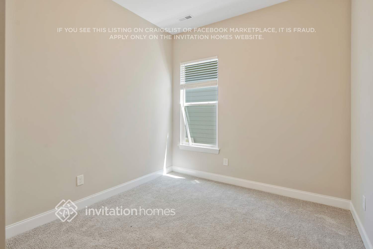 Building Photo - 1400 Thessallian Ln