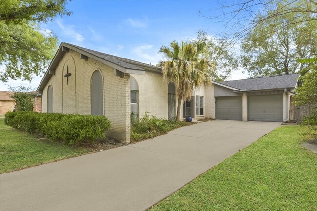 Primary Photo - 16310 Cavendish Dr