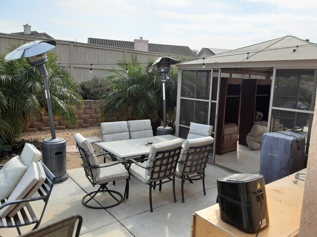 Building Photo - 496 Christina Ct