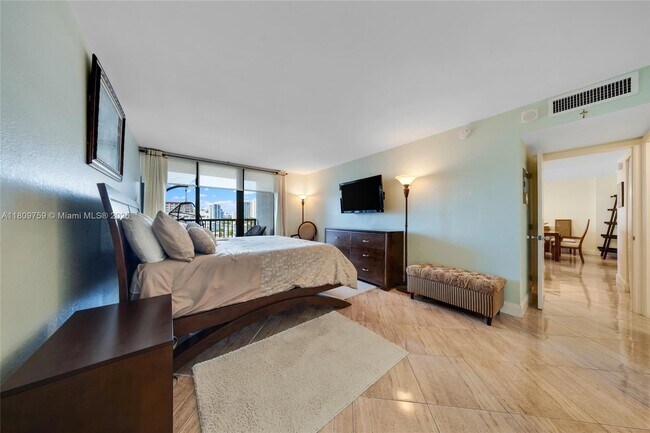 Building Photo - 2017 S Ocean Dr