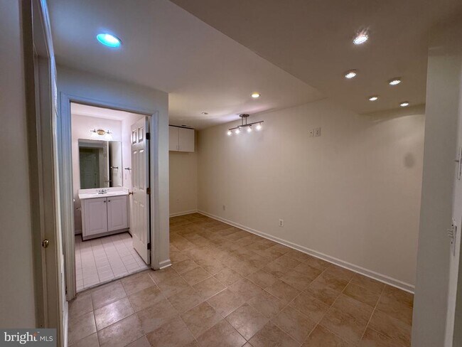Building Photo - 8561 Barrow Furnace Ln
