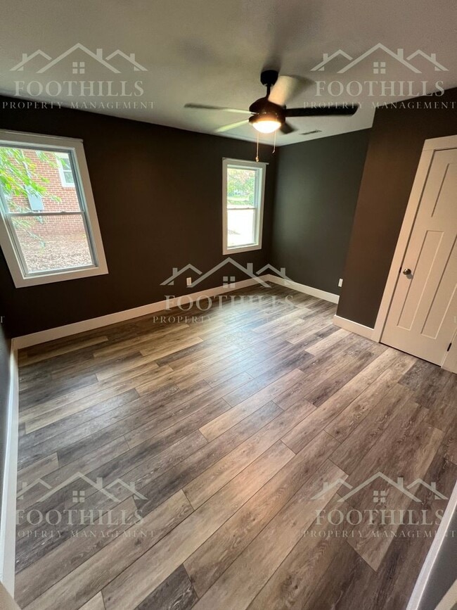 Building Photo - 4-Bedroom House off N Main St