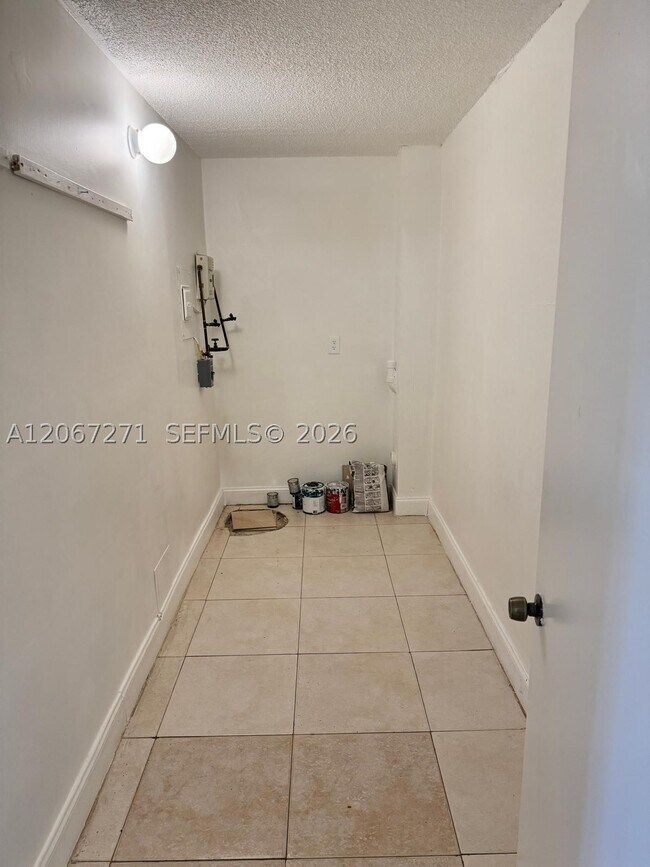 Building Photo - 14840 Naranja Lakes Blvd