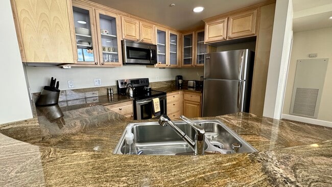 Building Photo - 450 N Arlington Ave