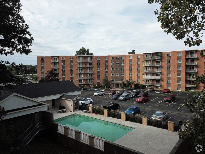 The Towers at Falling Water 11829 Pearl Rd Strongsville OH 44136