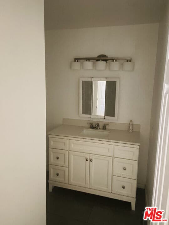 Building Photo - 8725 Beckenham Ln