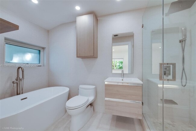 Building Photo - 1449 Cecilia Ave