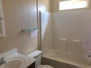 Building Photo - 594 Lomaland Dr