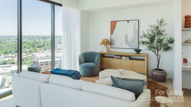 Building Photo - 2161 Hawkins St