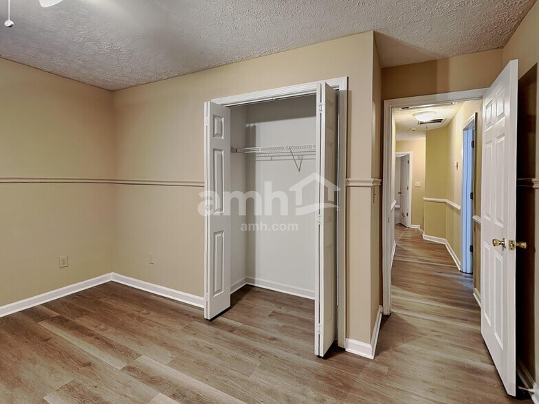 Building Photo - 4929 Harrington Pl