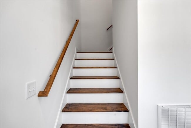 Building Photo - 131 Owenby Ln