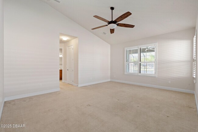 Building Photo - 663 S Lake Dr