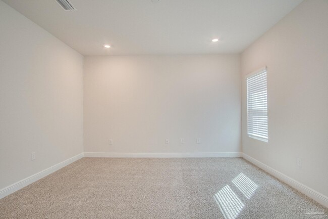 Building Photo - 8422 Riverstone Dr