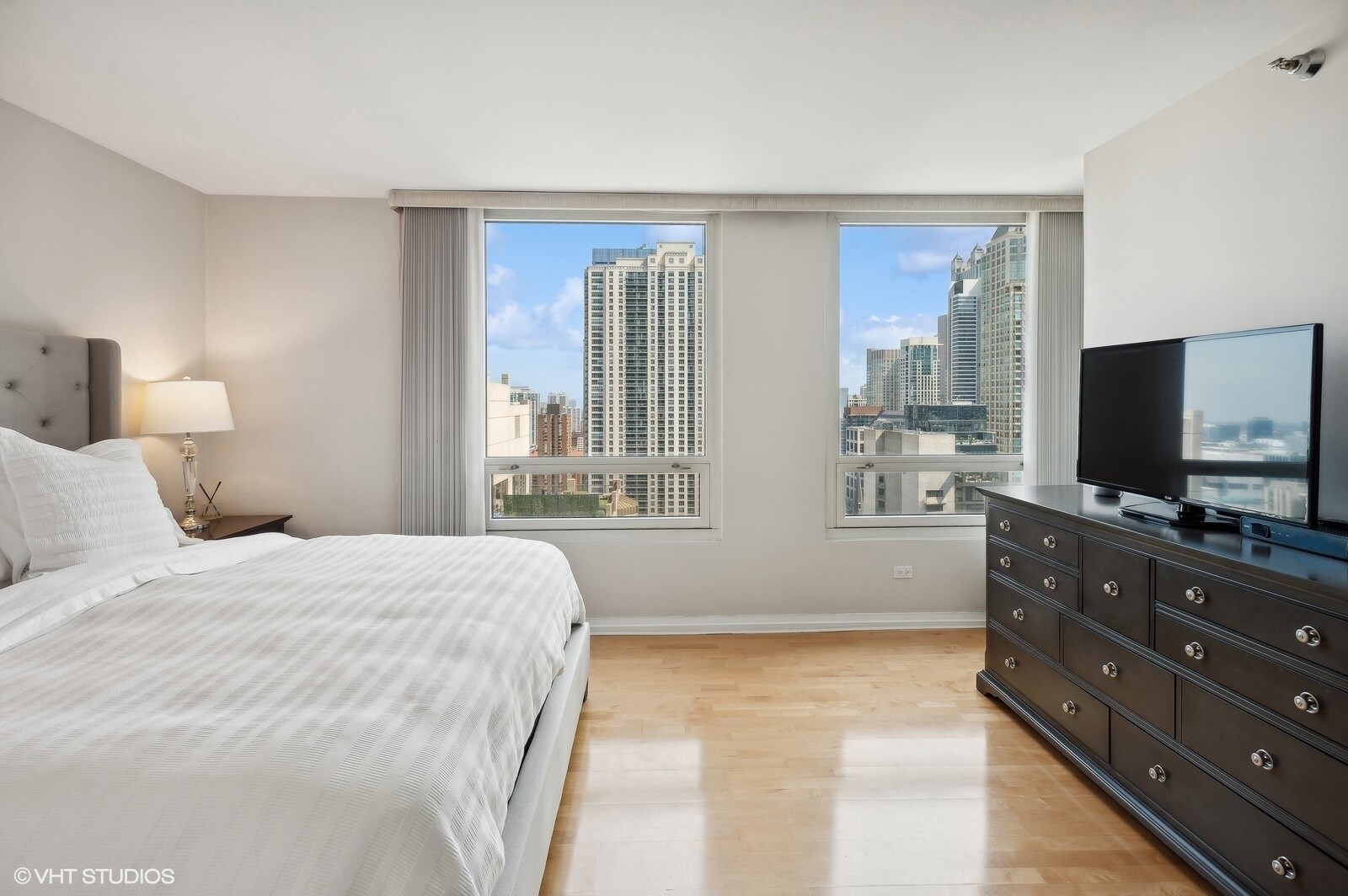 Building Photo - 33 W Ontario St