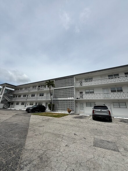 Building Photo - 467 Golden Isles Dr