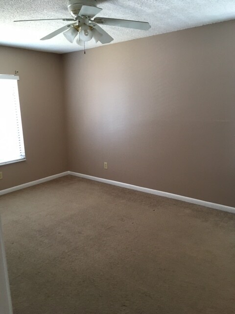 Building Photo - 8211 Sun Spring Cir