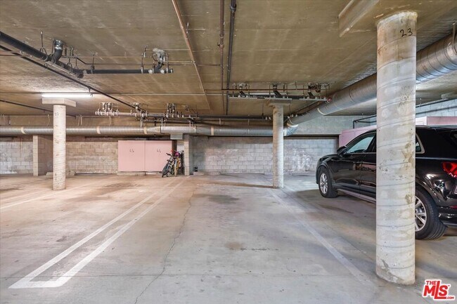 Building Photo - 14630 Dickens St