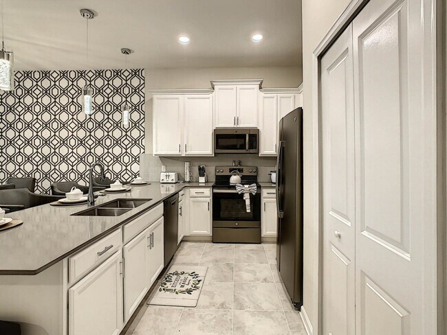 Building Photo - 1520 Oasis Club Blvd