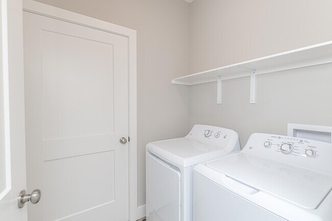 Building Photo - 32 Blue Ridge Rd