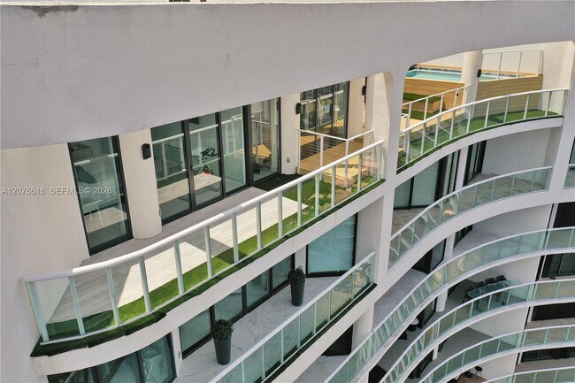 Building Photo - 4000 Island Blvd