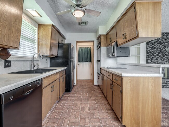 Building Photo - 6721 St Mary's Cir