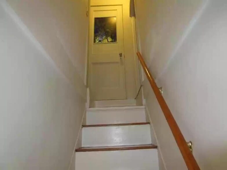Stairs to 2nd floor - 15 Cottage Ct