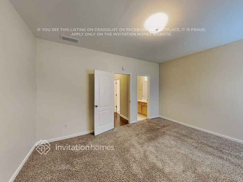 Building Photo - 6541 Squire Pl