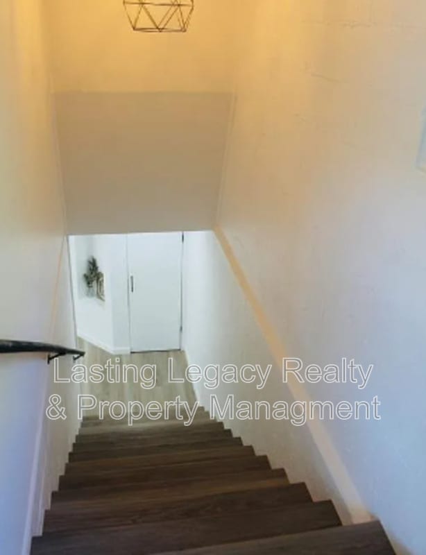 Building Photo - 275 Milling Rd