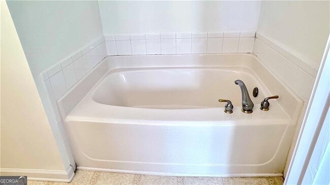 Building Photo - 6243 Shoreview Cir