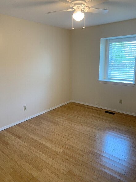 Building Photo - 109 Lancashire Dr