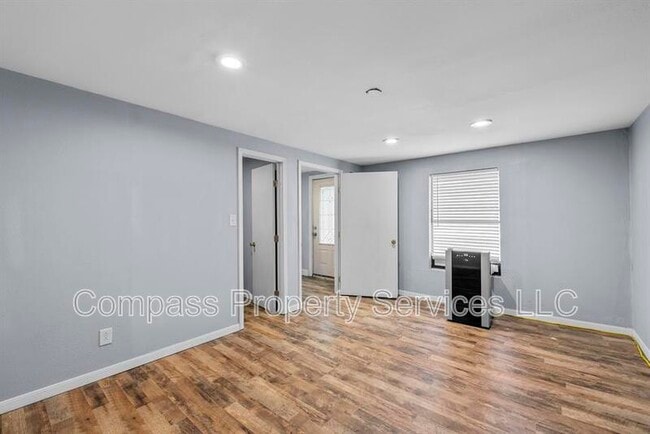 Building Photo - 1401 Springdale St