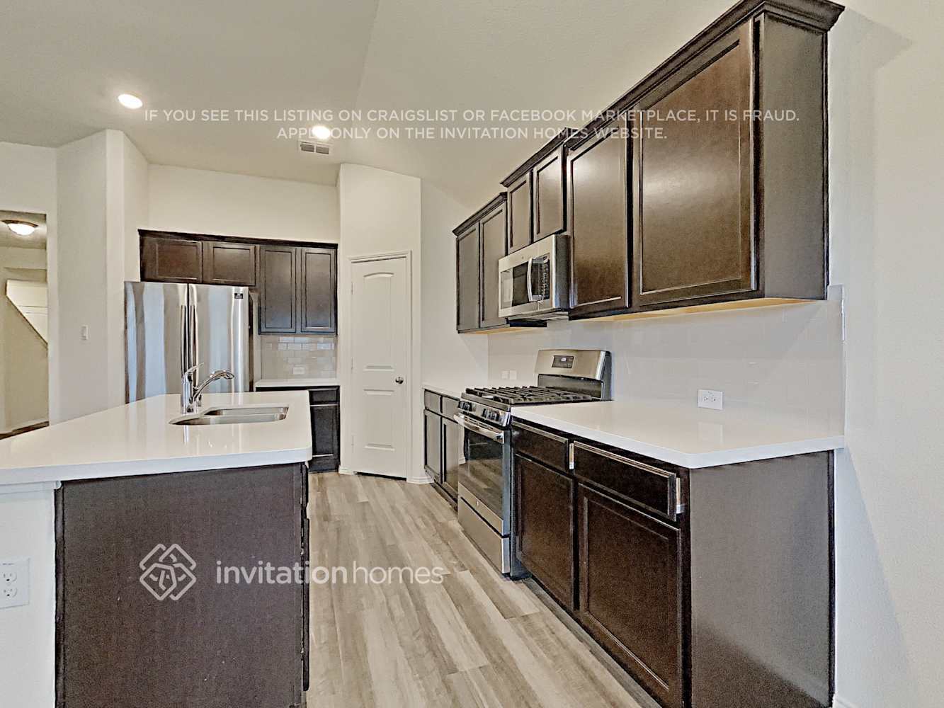 Building Photo - 1250 Acmite Ave