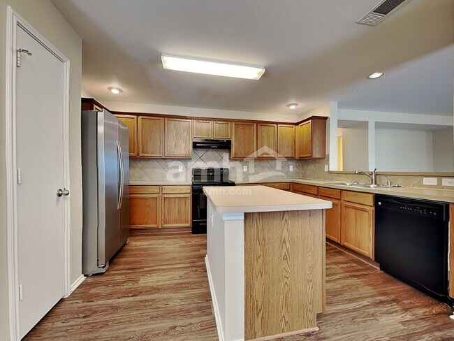 Building Photo - 210 Dartmouth Dr