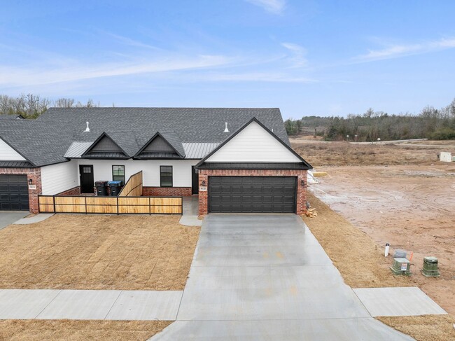 Building Photo - Brand New Duplex for Rent in Chaffee Cross...