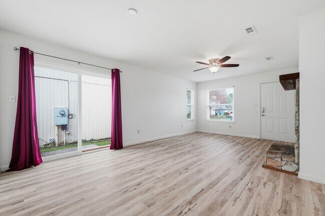 Building Photo - 5 Kelly Way