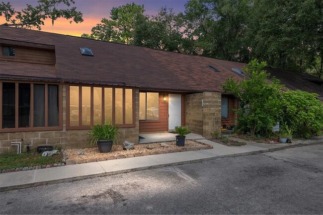 Building Photo - 4724 SW 67th Terrace