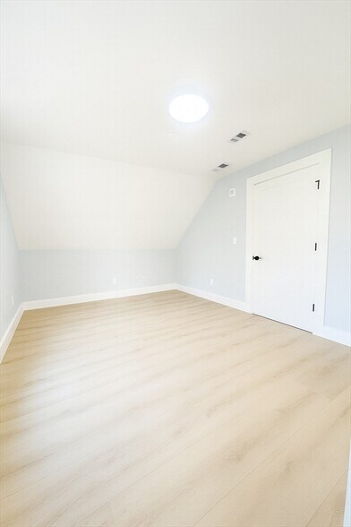 Building Photo - 250 Norwell St