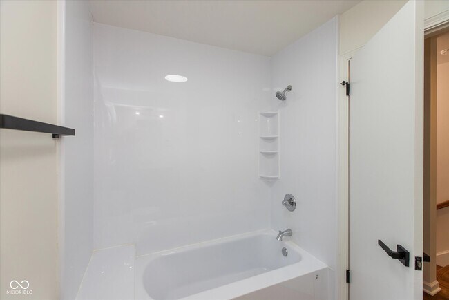 Building Photo - 6838 Johnson Rd