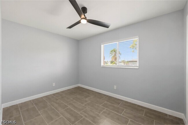 Building Photo - 4346 Santa Barbara Blvd