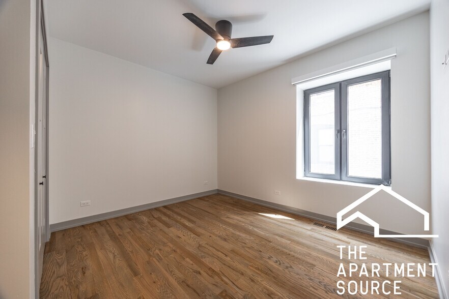 Building Photo - 1323 W Estes Ave