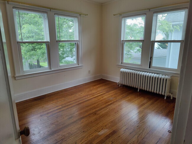 Building Photo - 145 Dover Rd